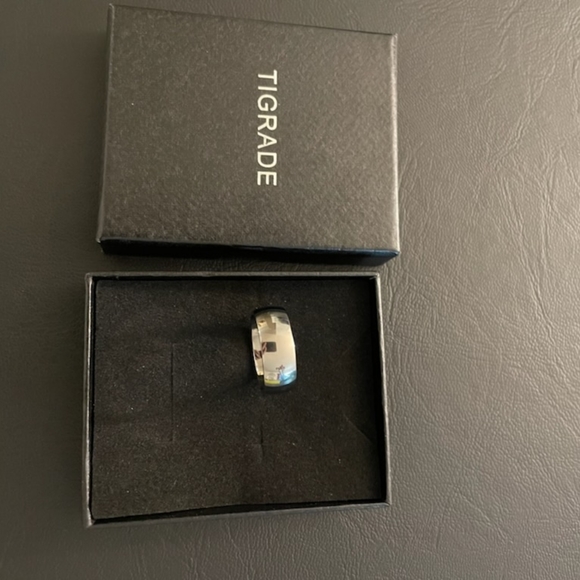 Men's ring - Picture 2 of 2